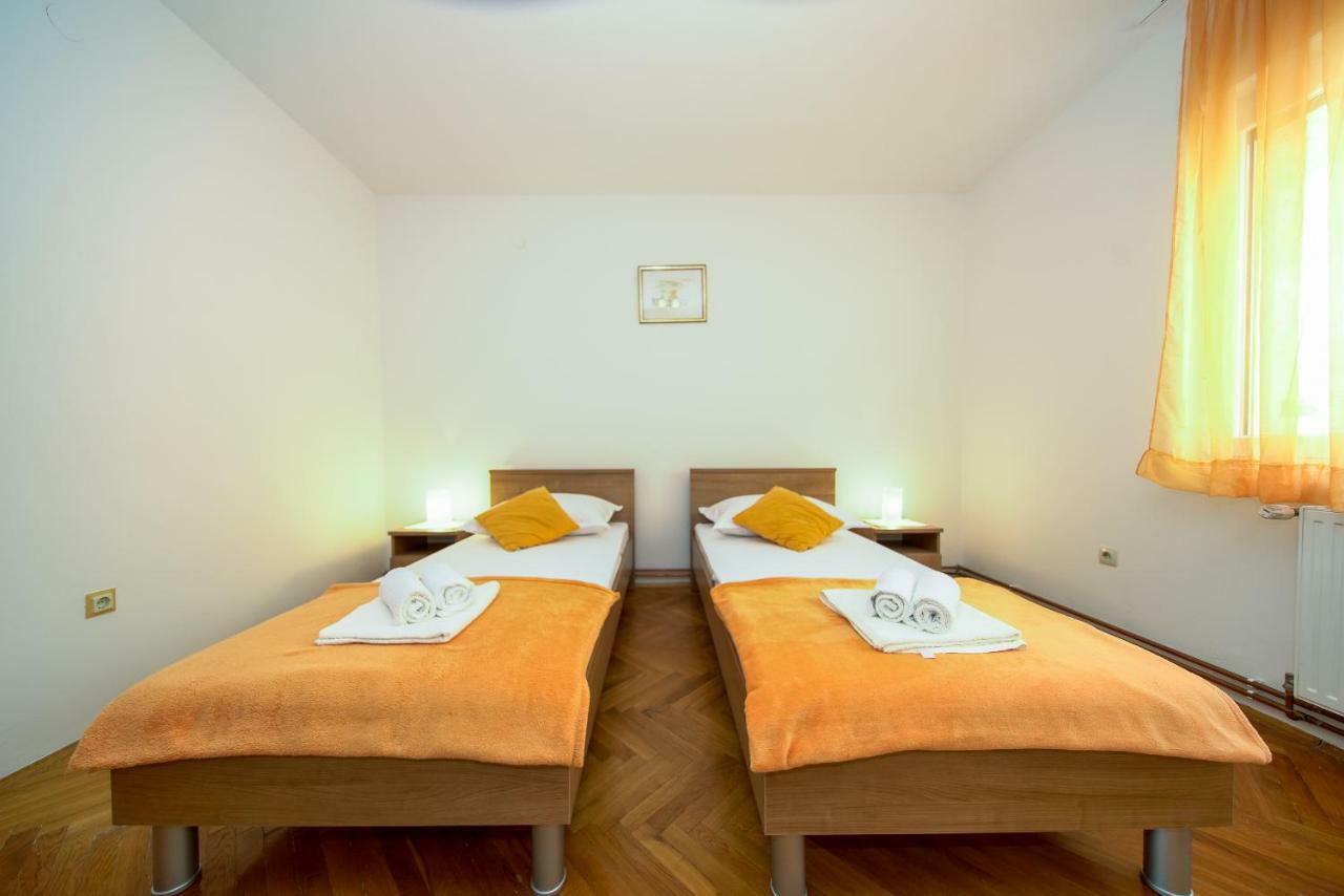 Apartments L&L Dugi Rat Kültér fotó