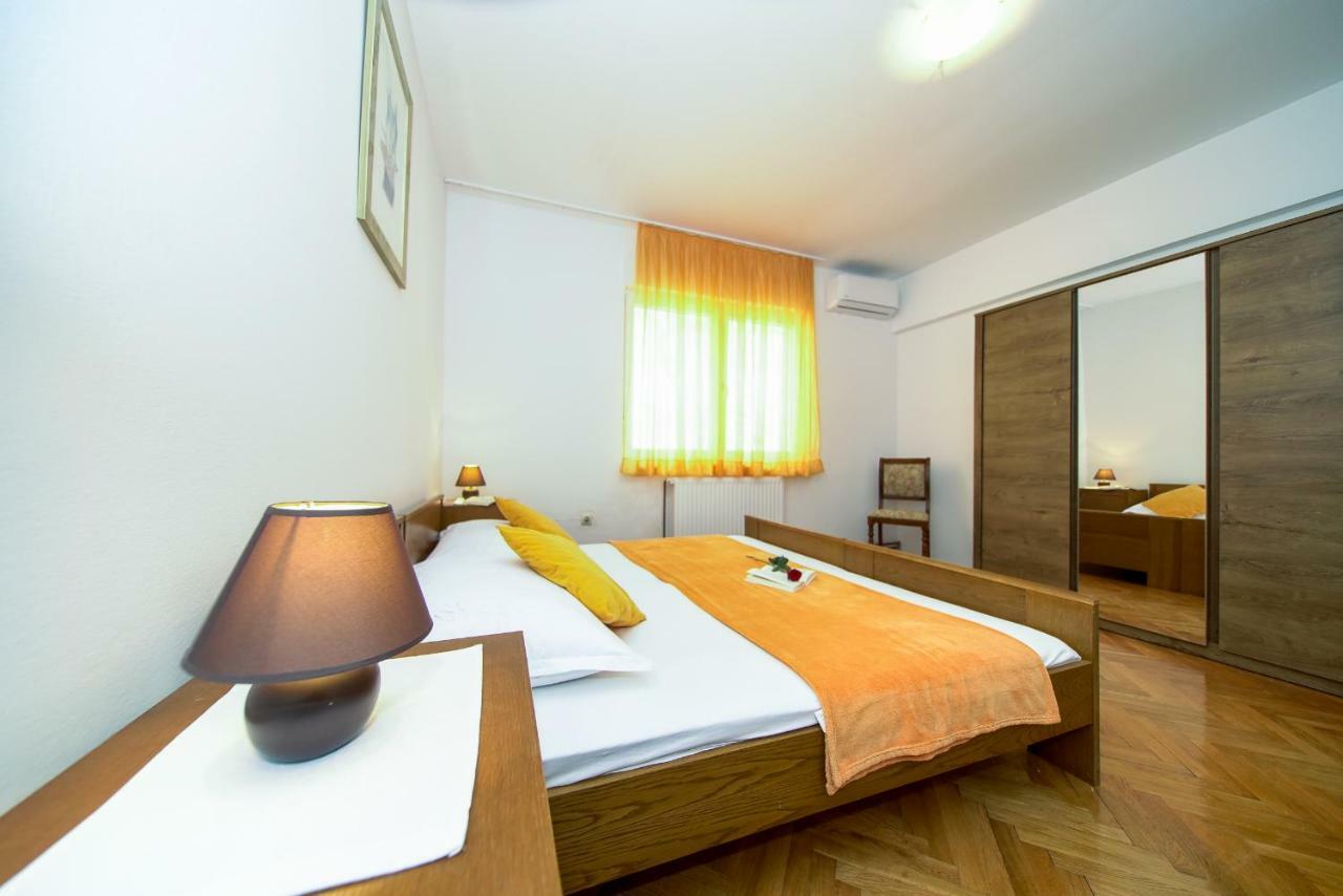 Apartments L&L Dugi Rat Kültér fotó