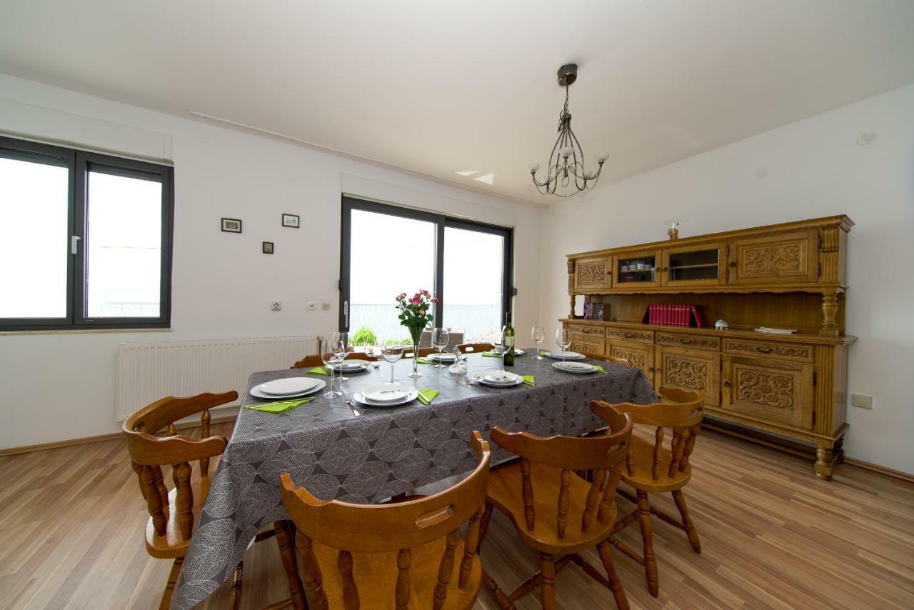 Apartments L&L Dugi Rat Kültér fotó