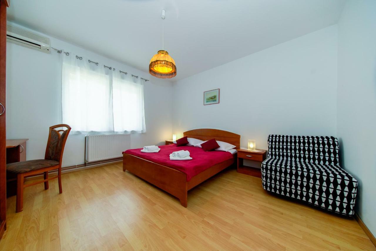 Apartments L&L Dugi Rat Kültér fotó