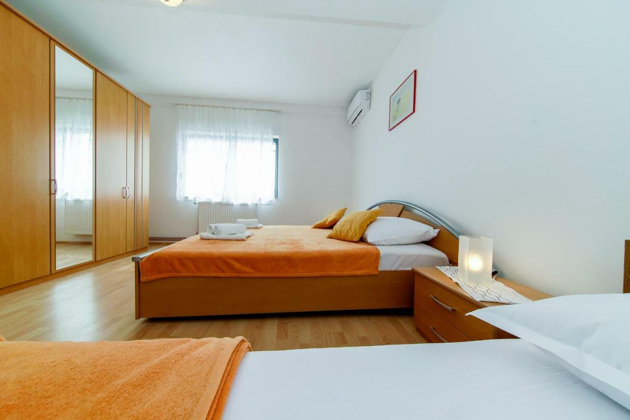 Apartments L&L Dugi Rat Kültér fotó